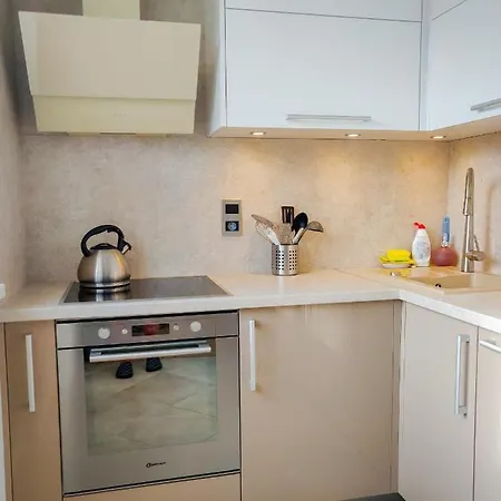 Modern And Fully Equipped Apartment *