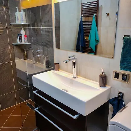 Modern And Fully Equipped Lägenhet Ventspils